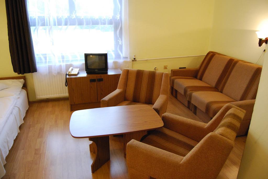 Hotel Agro Balatonfured Room photo